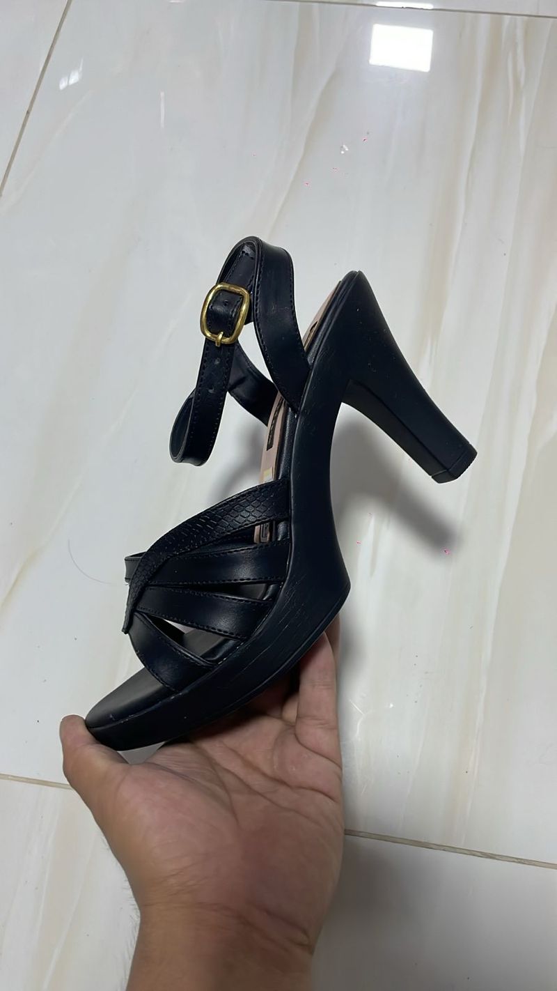 Sandalia Dakota Negra